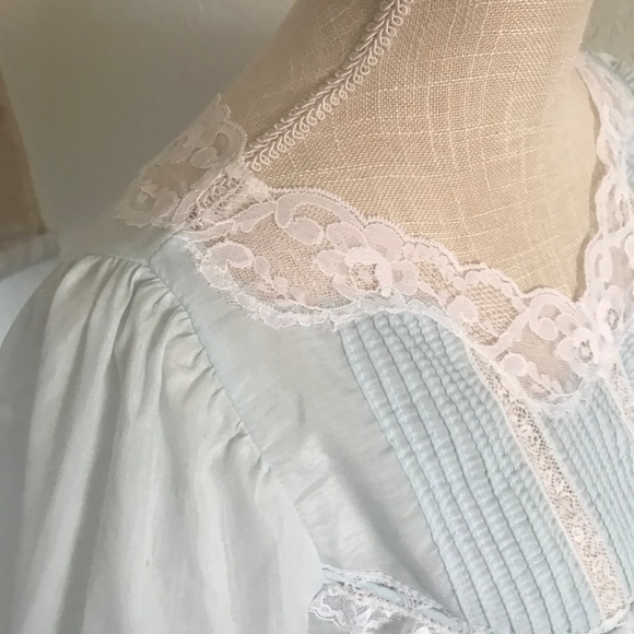 VTG Barbizon Baby Blue Lace Nightgown - Picture 6 of 8